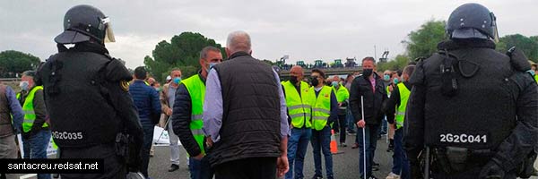 Los agricultores manifiestan su hartazgo